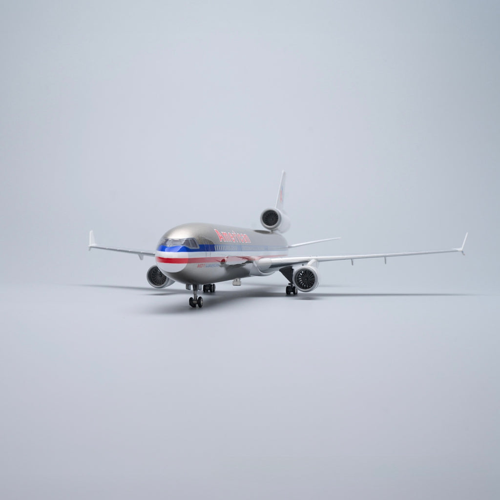 American Airlines MD-11 McDonnell Douglas – Scale 1:130 – 47 cm/18.5 in  – ABS Resin – Optional LED Lights