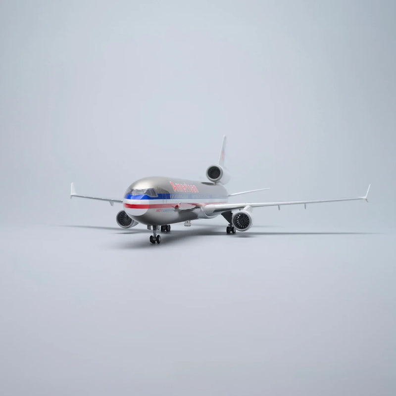 MD-11 American Airlines 1:130 – 47 cm / 18.5 in – ABS Resin – Optional LED Lights - Image 7