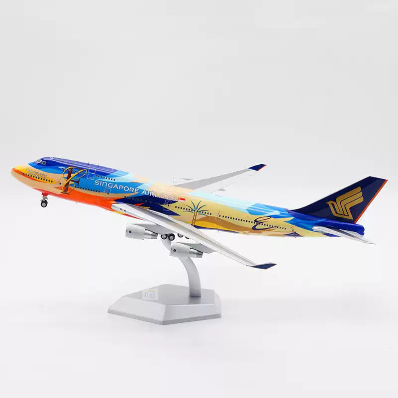 Singapore Airlines - B747-400 - 9V-SPL - Tropical Livery- L2002 - 35.3cm -  Scale 1/200