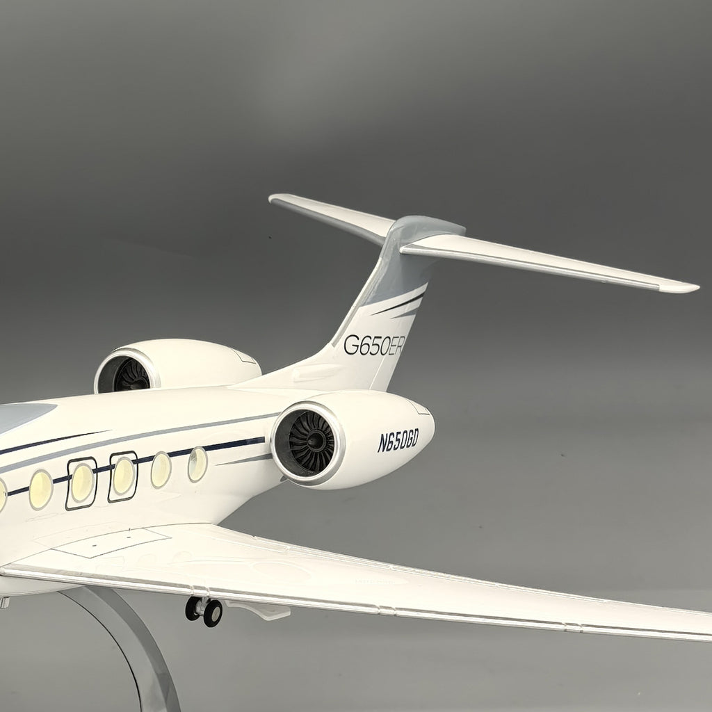 Gulfstream G650ER – Scale 1:50 –  17.7 in - 45 cm – Resin – Premium Display Stand