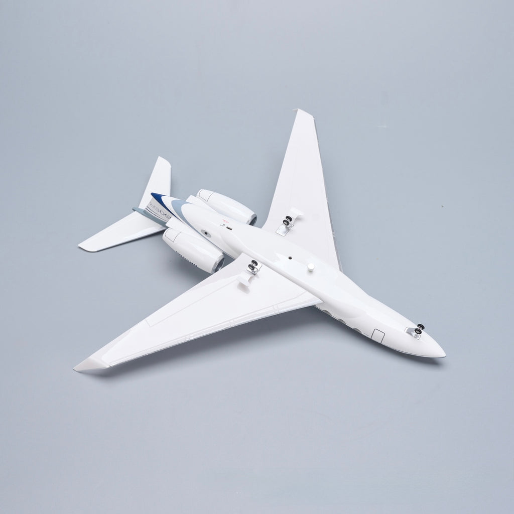Gulfstream G650ER – Scale 1:50 –  17.7 in - 45 cm – Resin – Premium Display Stand