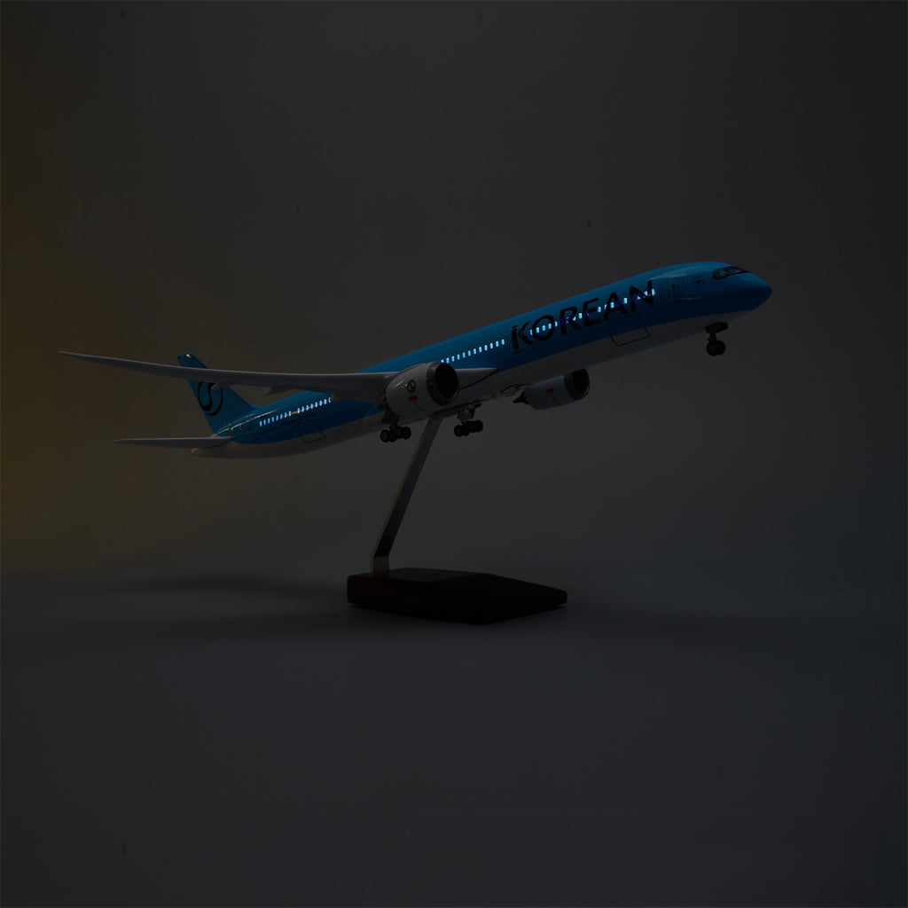 Boeing 787-10 Korean Air 1:145 – 43 cm / 16.9in – LED Lights