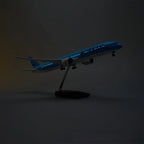 بوينغ 787-10 الخطوط الجوية الكورية 1:145 – 43 سم / 16.9 بوصة – أضواء LED