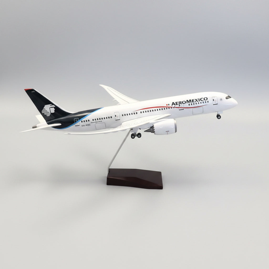 Aeromexico Boeing 787-8 Dreamliner 1:130 – 43 cm / 16.9 in – LED Lights