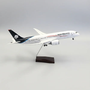 Aeromexico Boeing 787-8 Dreamliner 1:130 – 43 cm / 16.9 in – LED Lights