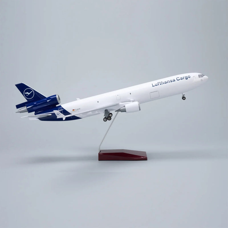 MD-11 Lufthansa Cargo 1:130 – 47 cm / 18.5 in - Image 1