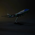 Boeing 747 Air Force One 1:150 – 47 cm / 18.5 in – Opening Interior