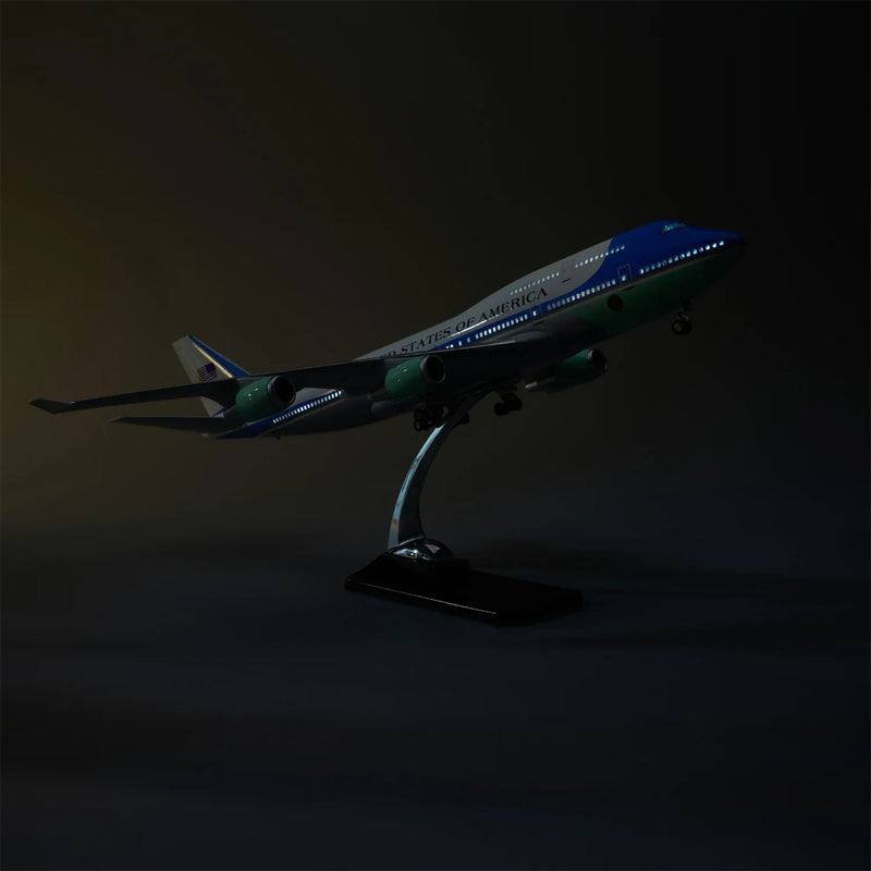 Boeing 747 Air Force One 1:150 – 47 cm / 18.5 in – Opening Interior - Image 4