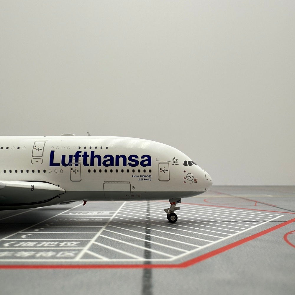 Lufthansa Airbus A380 D-AIMB / D-AIMC  Scale 1:400  YY Wings  18.19 cm