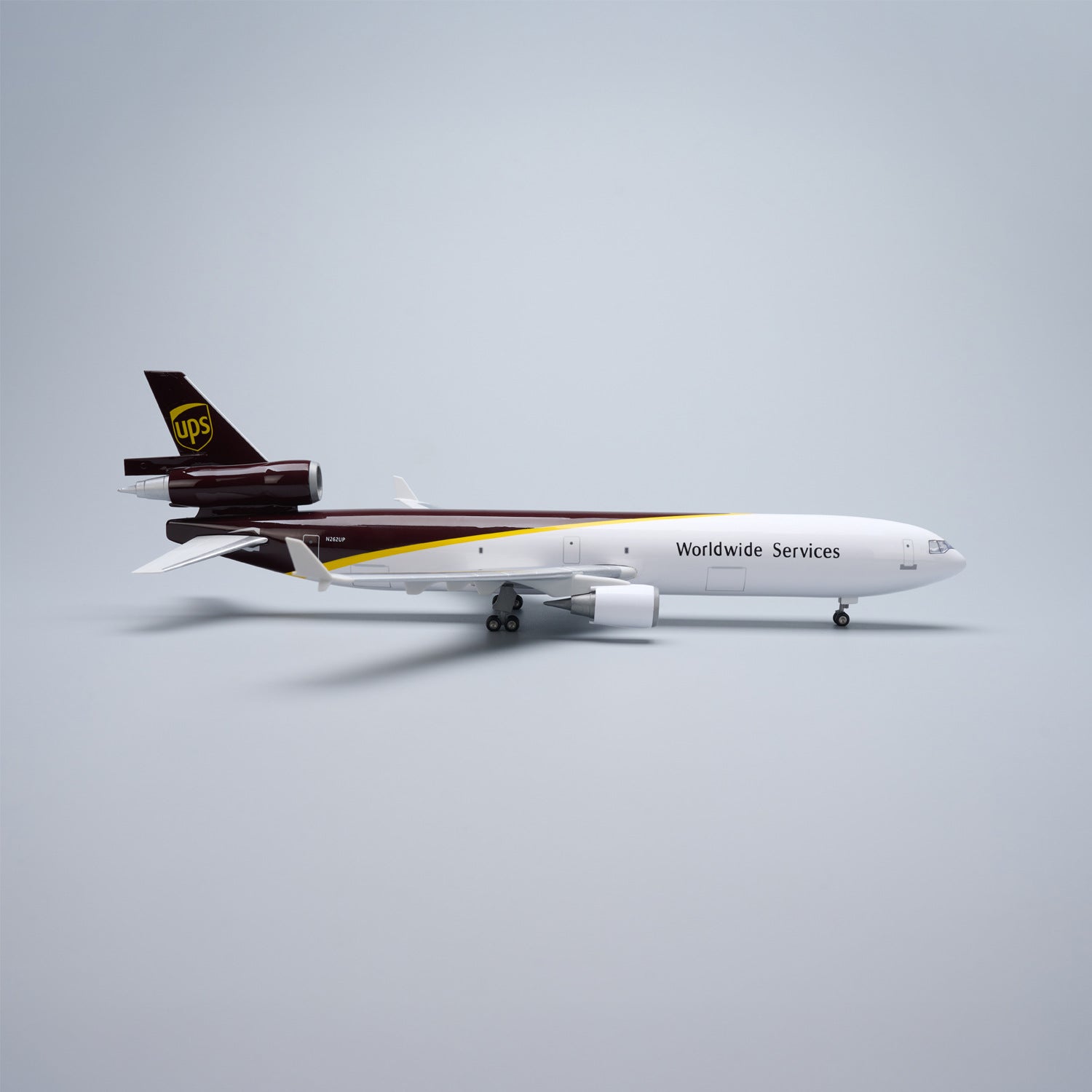 UPS MD-11 McDonnell Douglas – Scale 1:130 – 47 cm/18.5 in – ABS