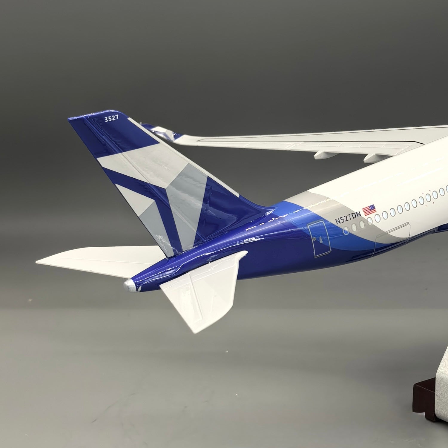 Delta Airlines 100 YEARS Commemorative Model A350 Delta Airlines - Scale 1/142 - 47CM - 18,5 in