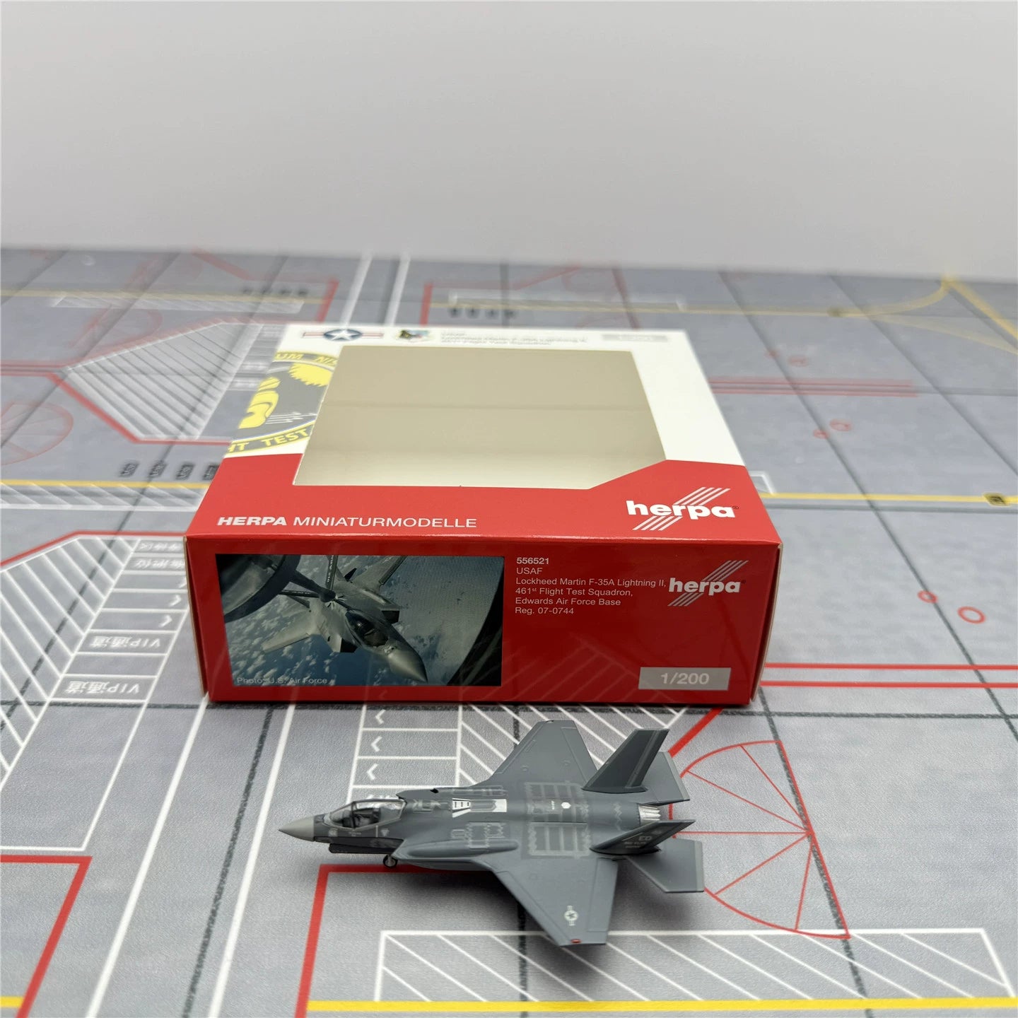 Modelo de avión militar de metal Herpa Wings 1 200 US Air Force F-35A USS Lightnings 11-5020