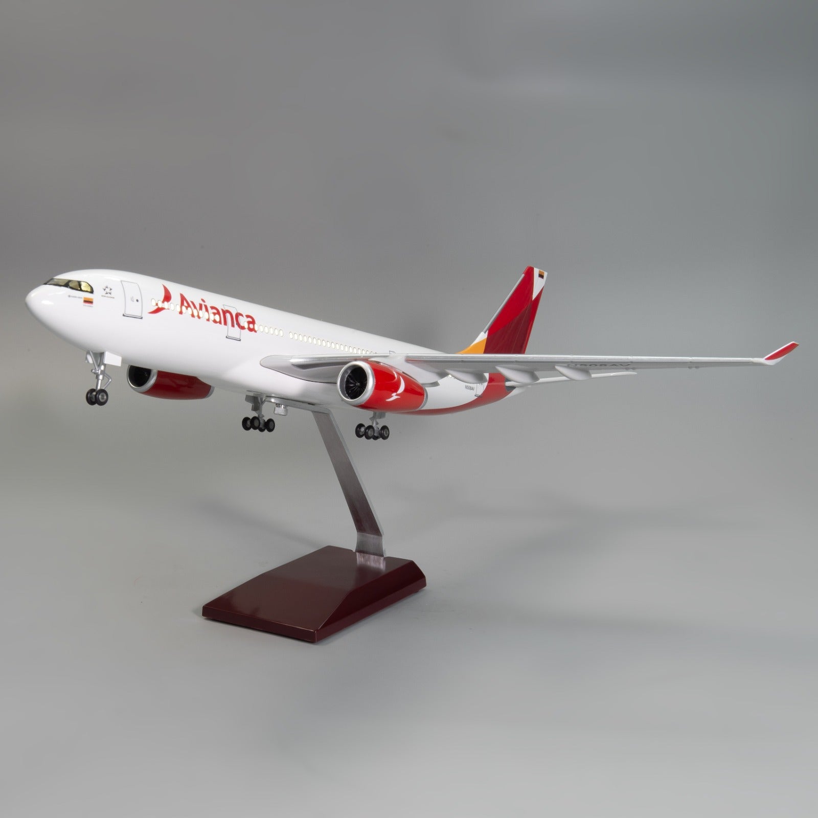 A330 Avianca - scale 1/135 - 47cm - 18.5 in - Airplane Model