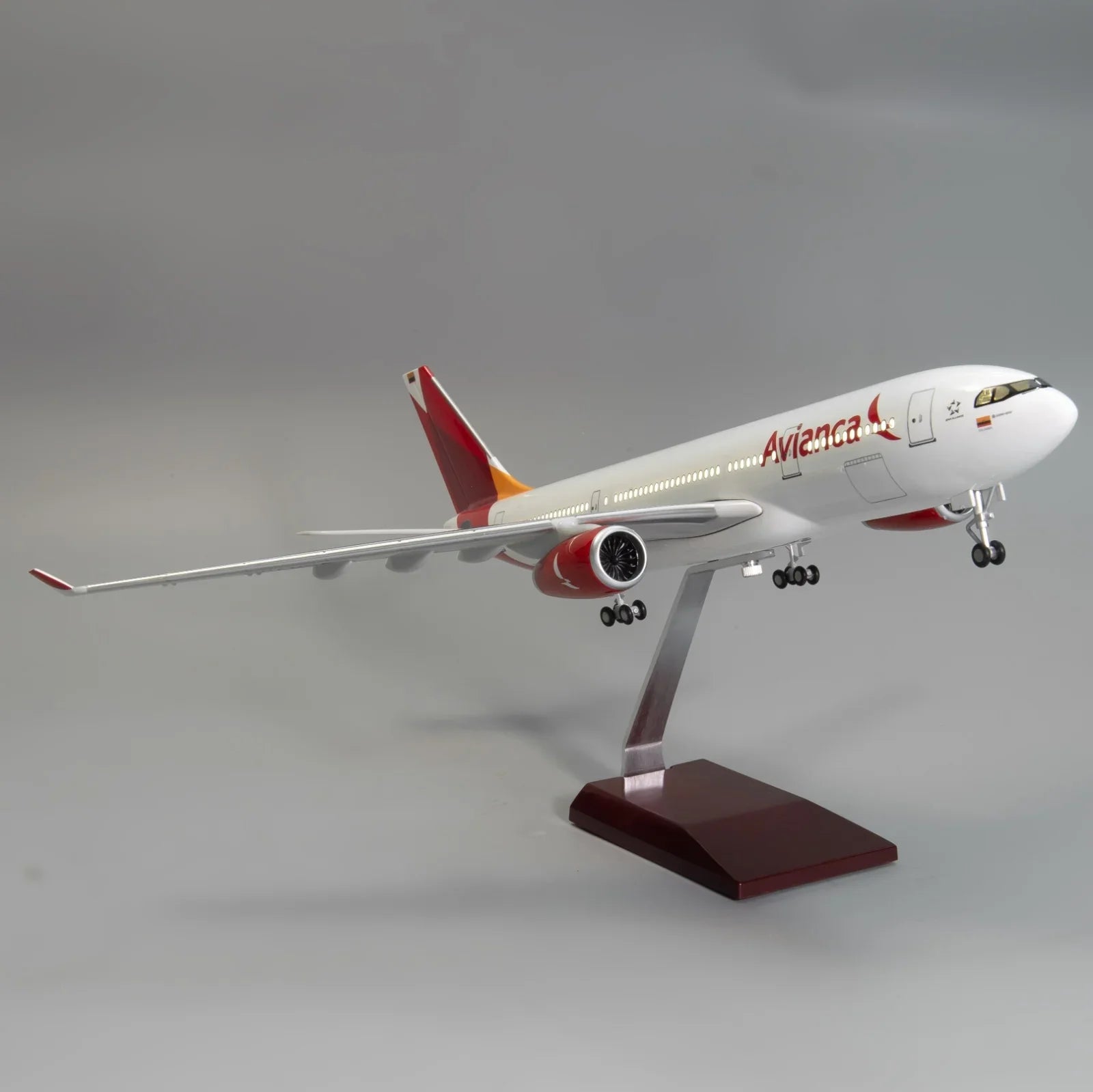 A330 Avianca - scale 1/135 - 47cm - 18.5 in - Airplane Model - Gallery 2