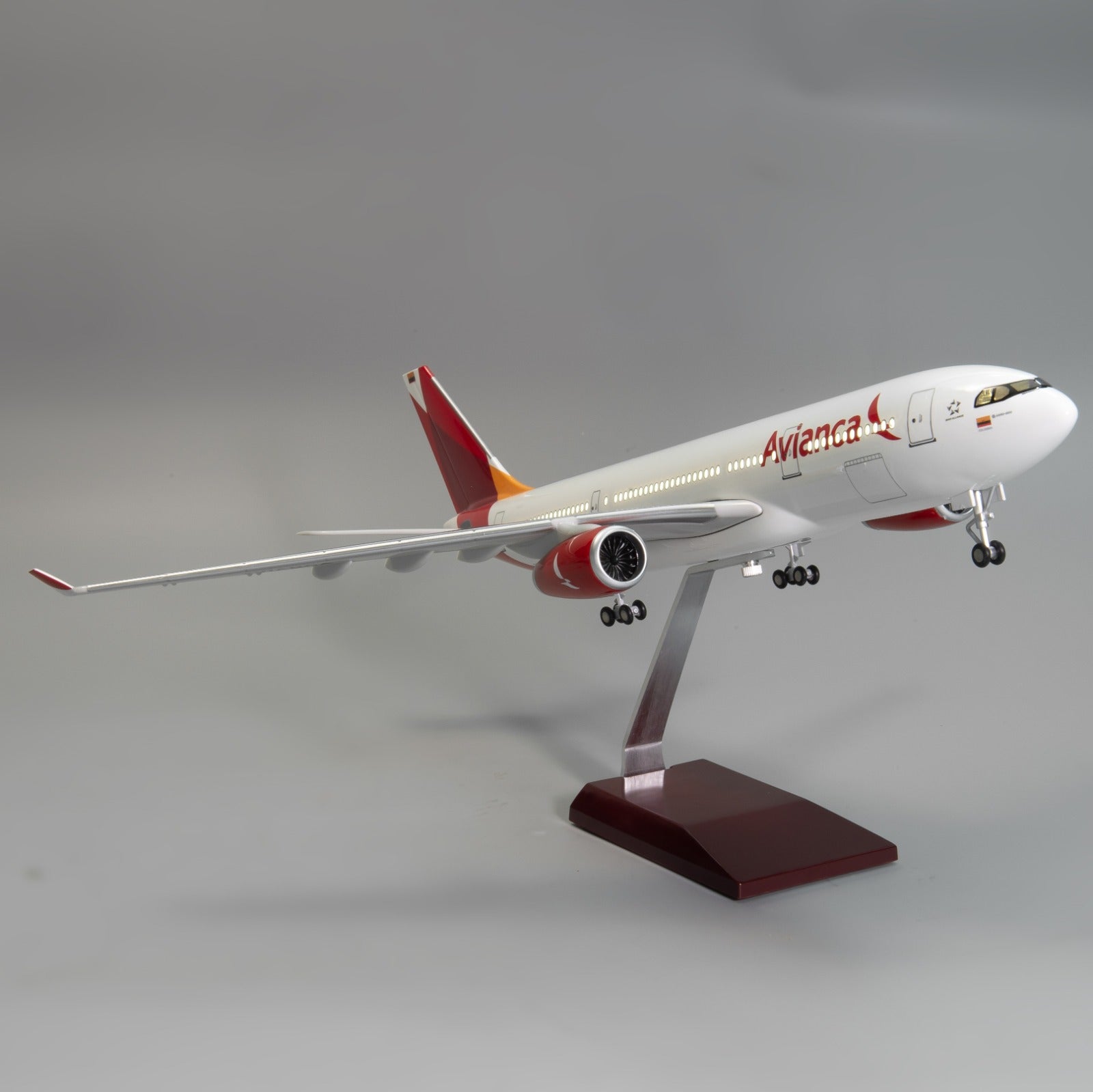 A330 Avianca - escala 1/135 - 47cm - 18,5 in - Modelo de avión