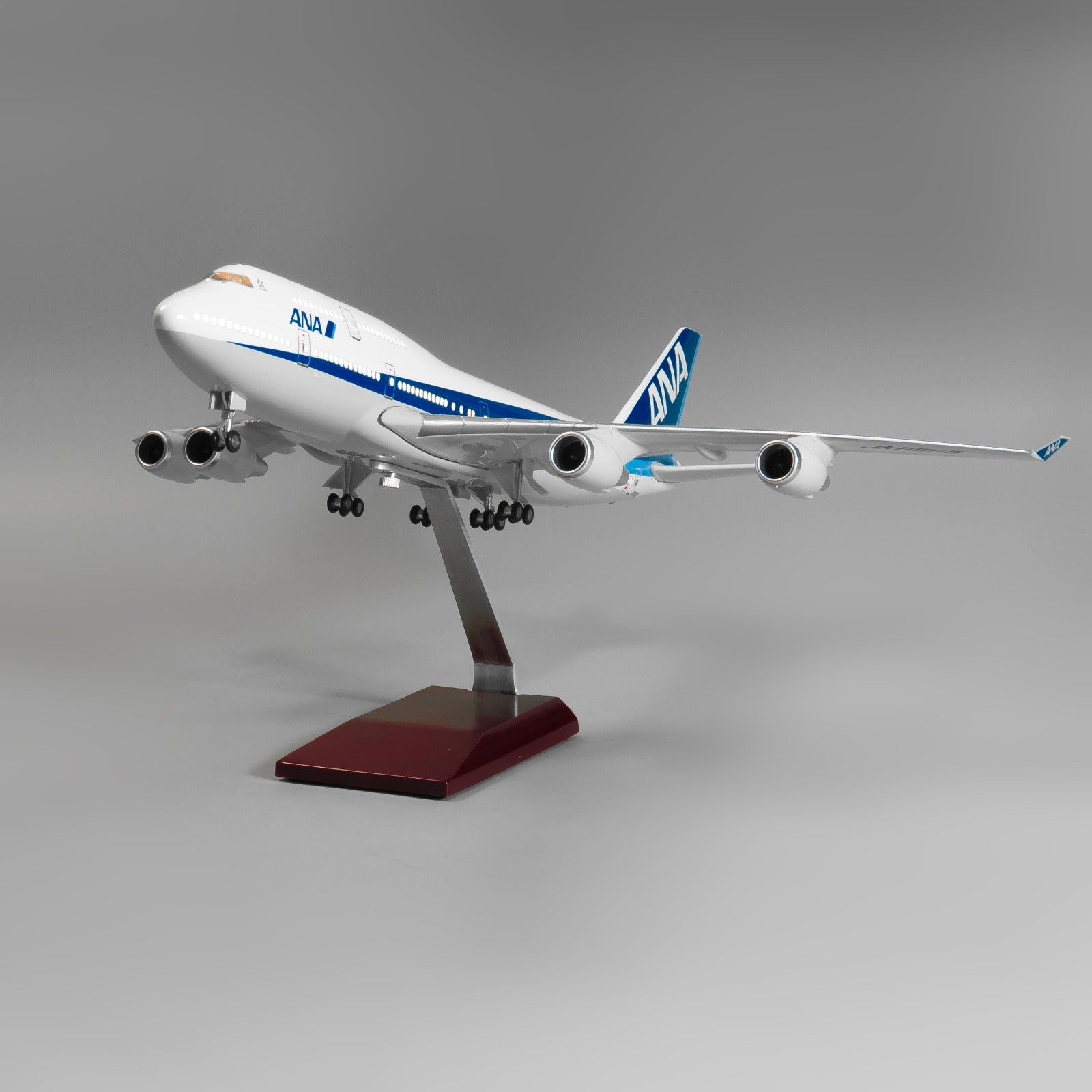 B747-400 ANA - Escala 1/150 - 47 cm - 18,5 pulgadas - Maqueta de avión