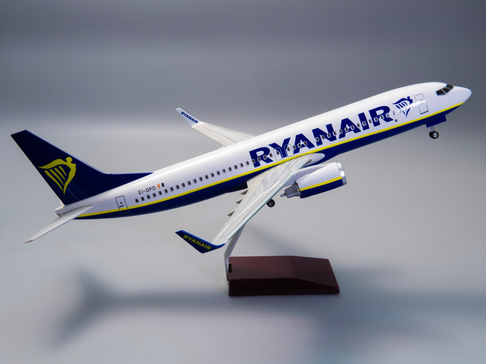 طائرة B737-800 رايان إير - مقياس 1/80 - 47 سم - 18.5 بوصة - نموذج طائرة