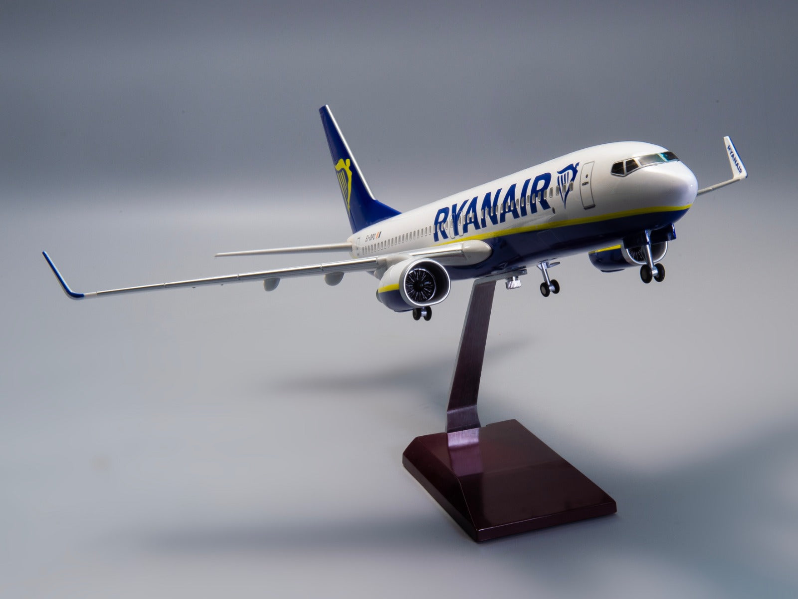 طائرة B737-800 رايان إير - مقياس 1/80 - 47 سم - 18.5 بوصة - نموذج طائرة