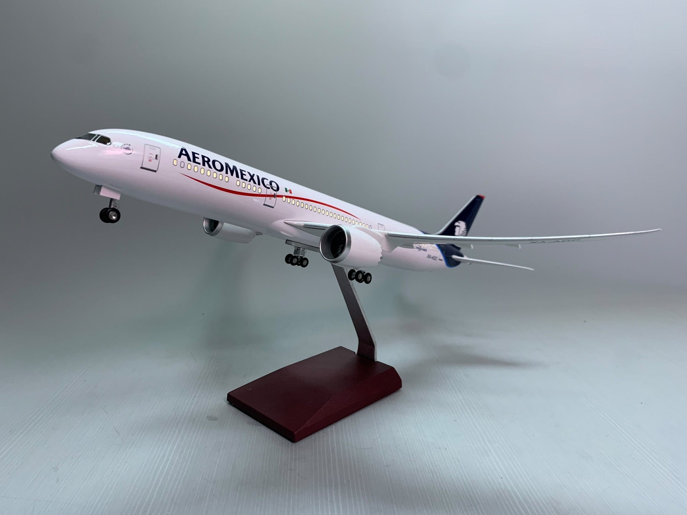 B787-9 Aeromexico -  Scale 1/130 - 43cm - 16.9 in