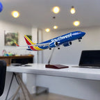 Boeing 737-700 Southwest 1:80 – 47 cm / 18.5 in – LED Lights
