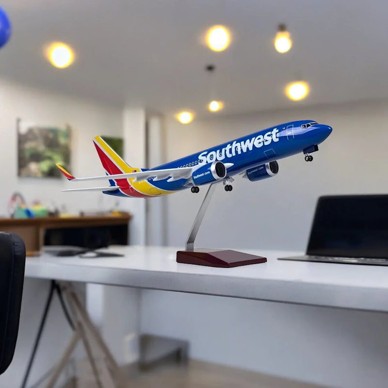 Boeing 737-700 Southwest 1:80 – 47 cm / 18.5 in – LED Lights - Image 3