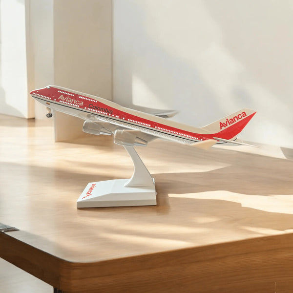 B747 AVIANCA - 30cm - 11.8in - LED & Sound - Airplane Model - Secondary