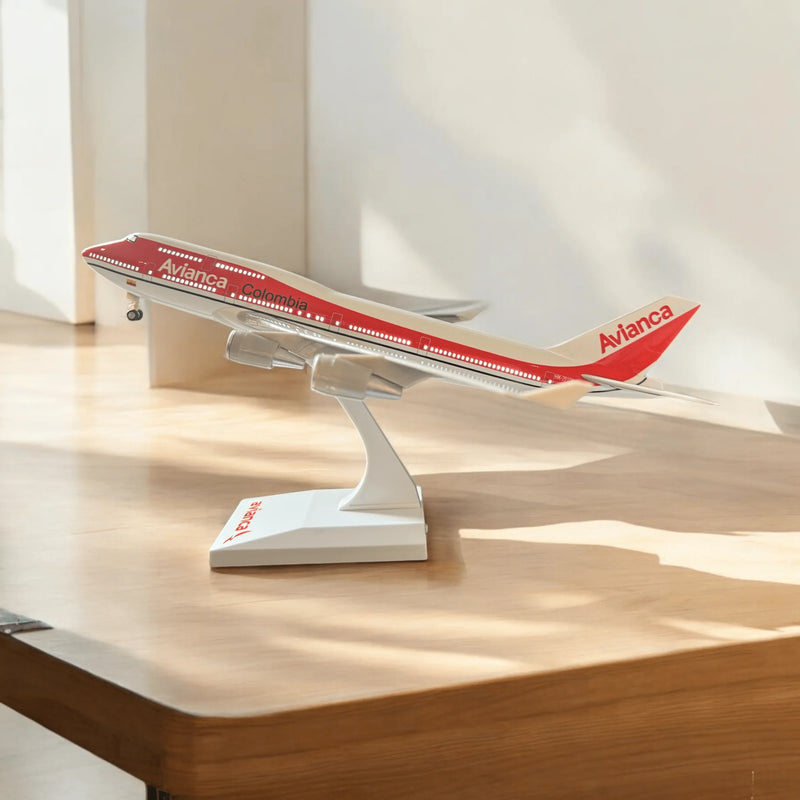 B747 AVIANCA - 30cm - 11.8in - LED & Sound - Airplane Model - Image 2
