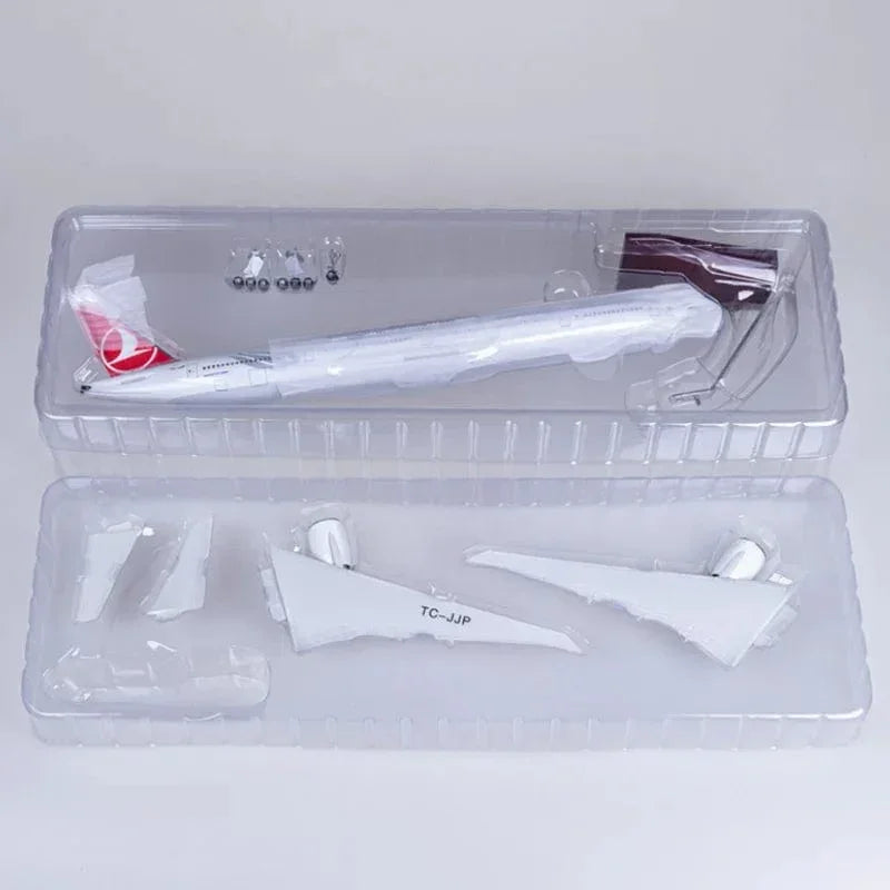 B777 Turkish - Scale 1/157 - 47cm - 18.5 in - Airplane Model - Gallery 7
