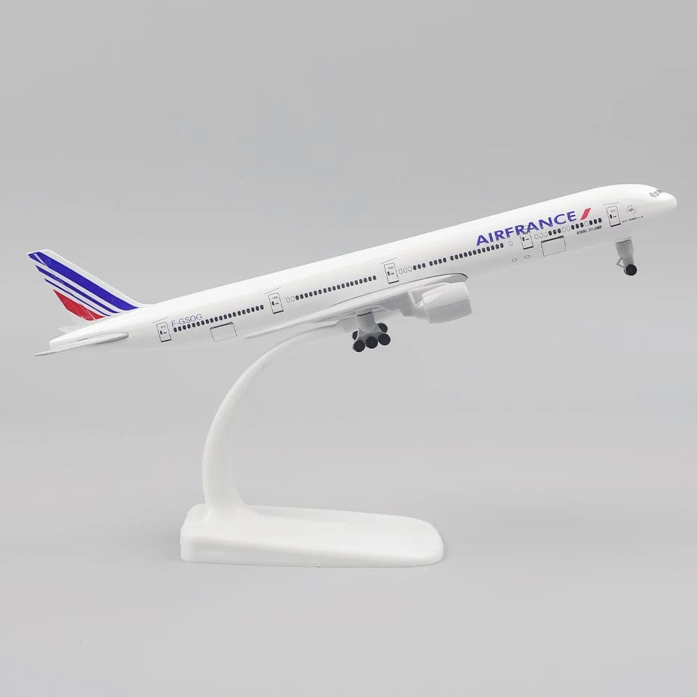 Boeing 777 de Air France - Escala 1:400 - 20 cm - 7,8 pulgadas