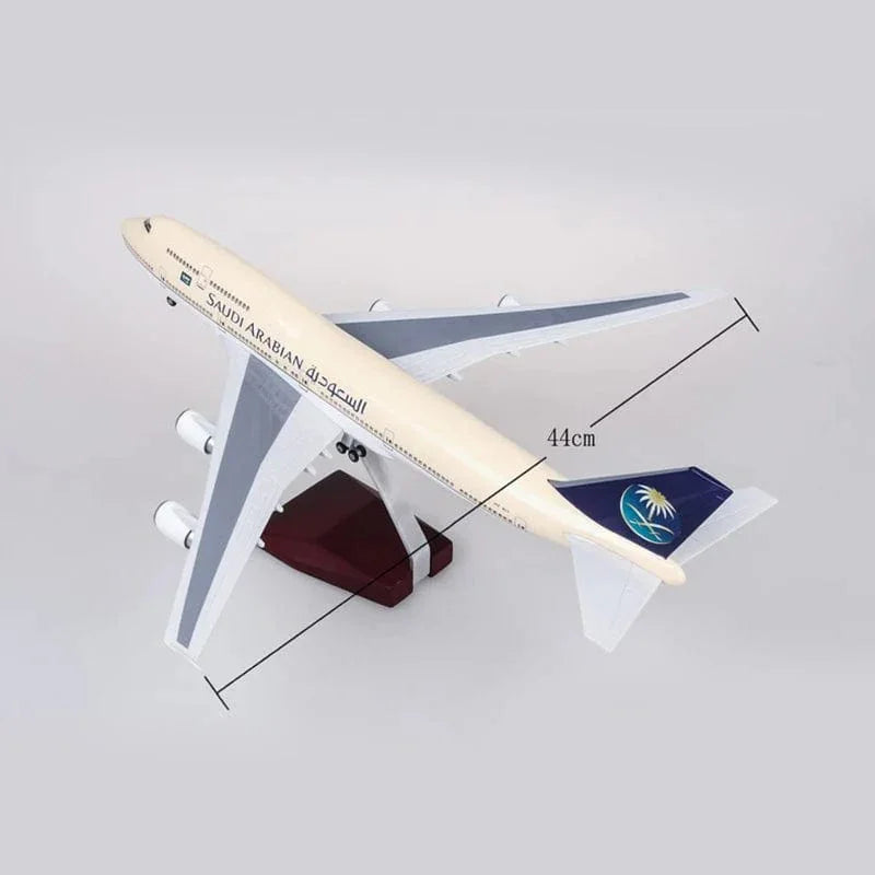 B747 Saudi Arabian Airlines - Scale 1/150 - 47cm - 18.5 in - Airplane Model - Gallery 4