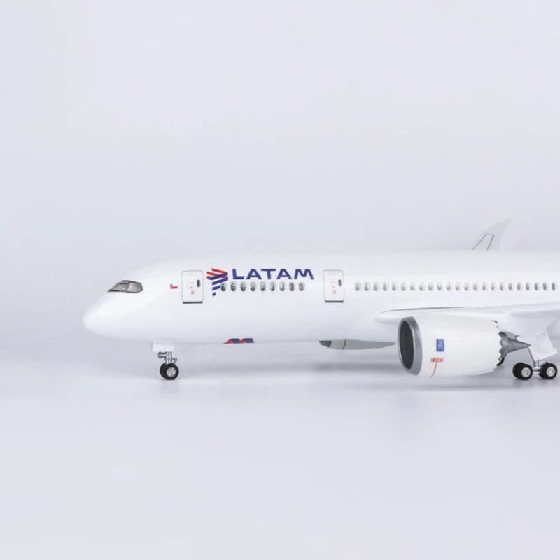 B787 LATAM - Escala 1/130 - 43cm - 16.9 in