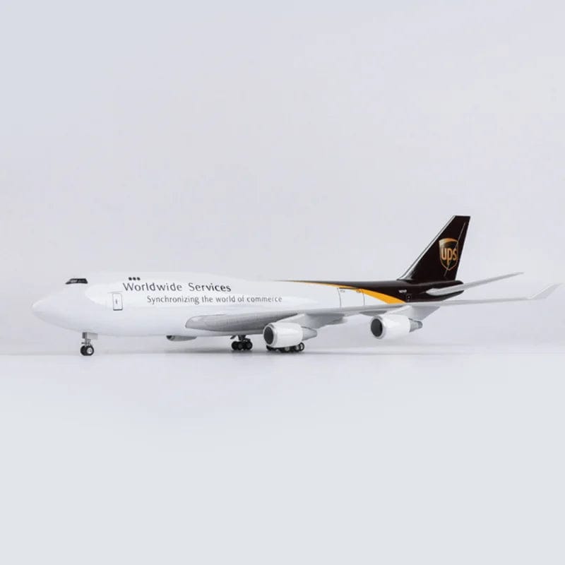 B747-400 UPS Express Cargo - Escala 1:157 - 47 cm - 18,5 pulgadas - SIN LED