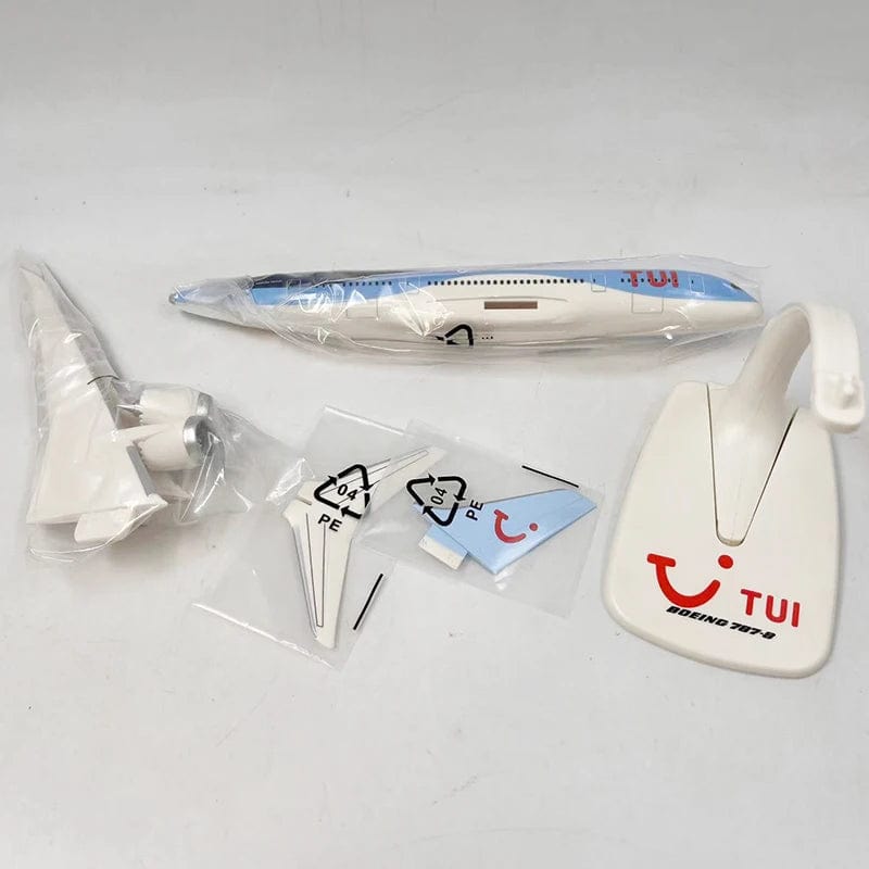 TUI Airlines - Boeing 737 MAX 8 y Boeing 787-8 - Scale 1:200