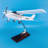 Cessna 172 - Scale 1:30 - 28cm - 11in