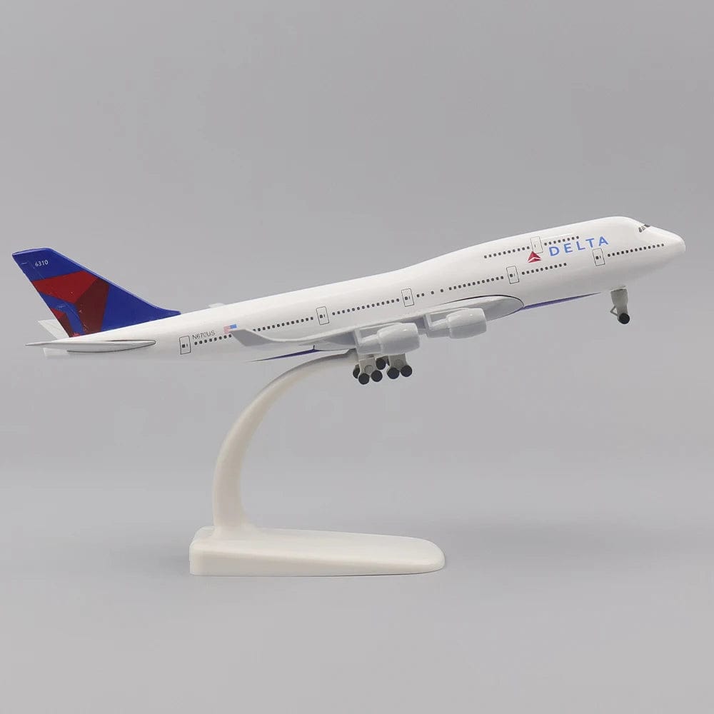 Delta B747 - Escala 1:400 - 20 cm - 7,8 pulgadas