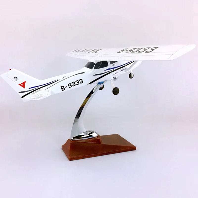 Cessna 172 SKYHAWK - Scale 1:60 - 28CM