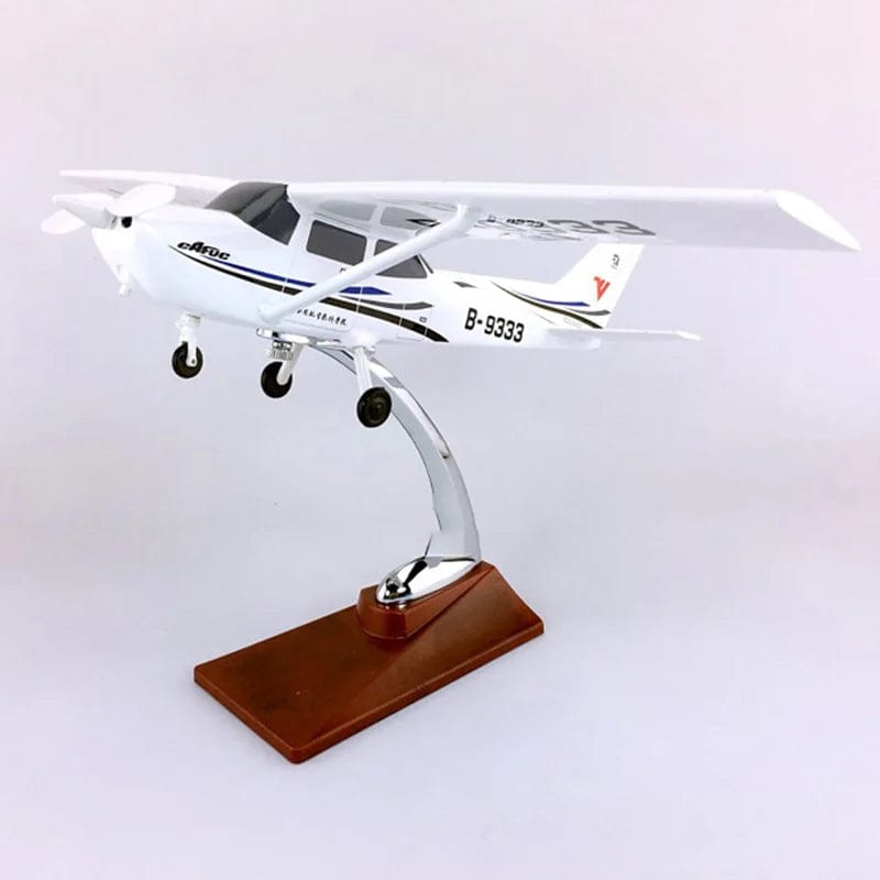 Cessna 172 SKYHAWK - Scale 1:60 - 28CM