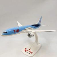 TUI Airlines - Boeing 737 MAX 8 y Boeing 787-8 - Escala 1:200