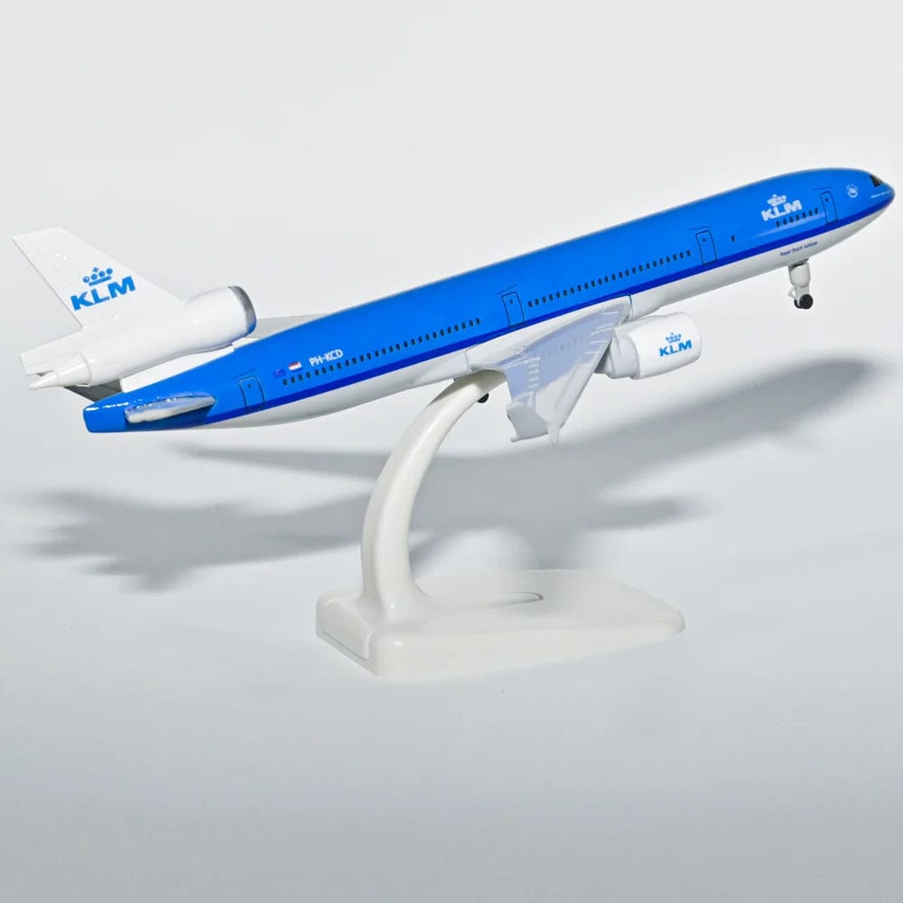 TAILANDÉS - Mcdonnell Douglas Md-11 - Escala 1:400 - 20cm - 7.8in