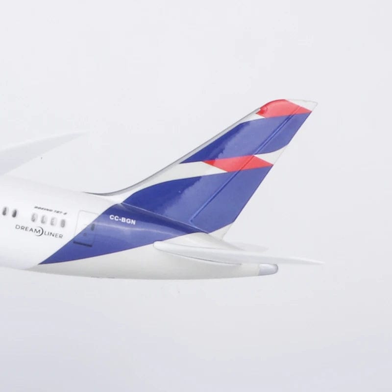 Boeing 787 LATAM | Escala 1:130 | 43 cm / 16,9" - Gallery 12