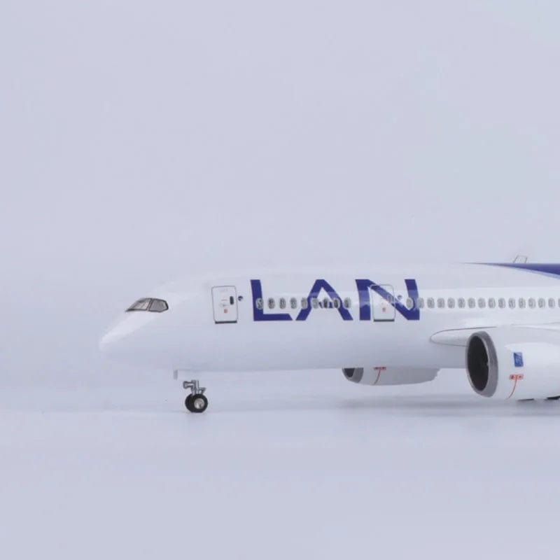 B787 LAN - Scale 1/130 - 43cm - 16.9 in - Airplane Model