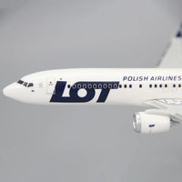 B737 MAX 8 LOT POLISH Airlines - Escala 1:200