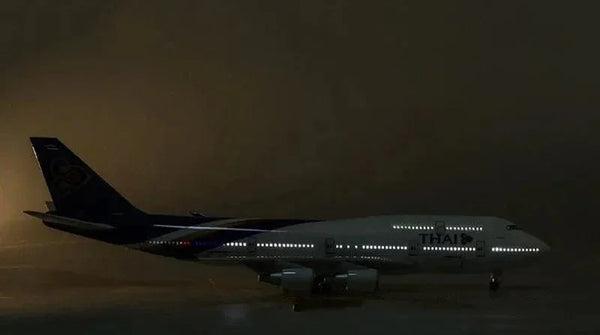 B747 Thai Airways - Scale 1/150 - 47cm - 18.5 in - Secondary