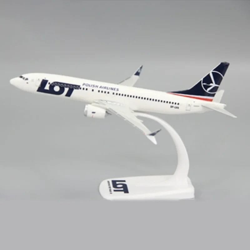 B737 MAX 8 LOT POLISH Airlines  - Scale 1:200