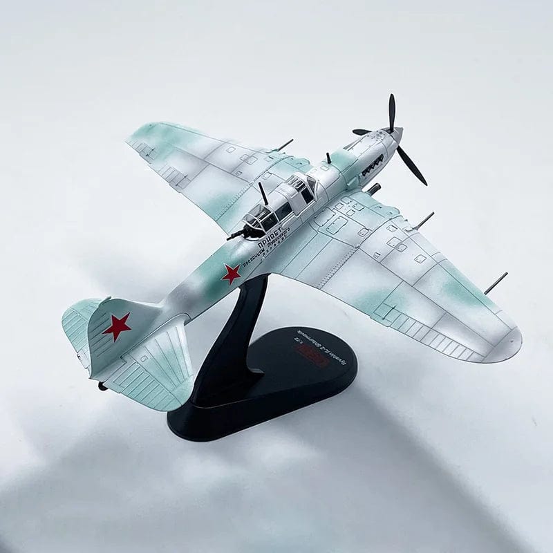 Ilyushin IL-2 Sturmovik IL II IL 2 - Escala 1/72 - 16cm