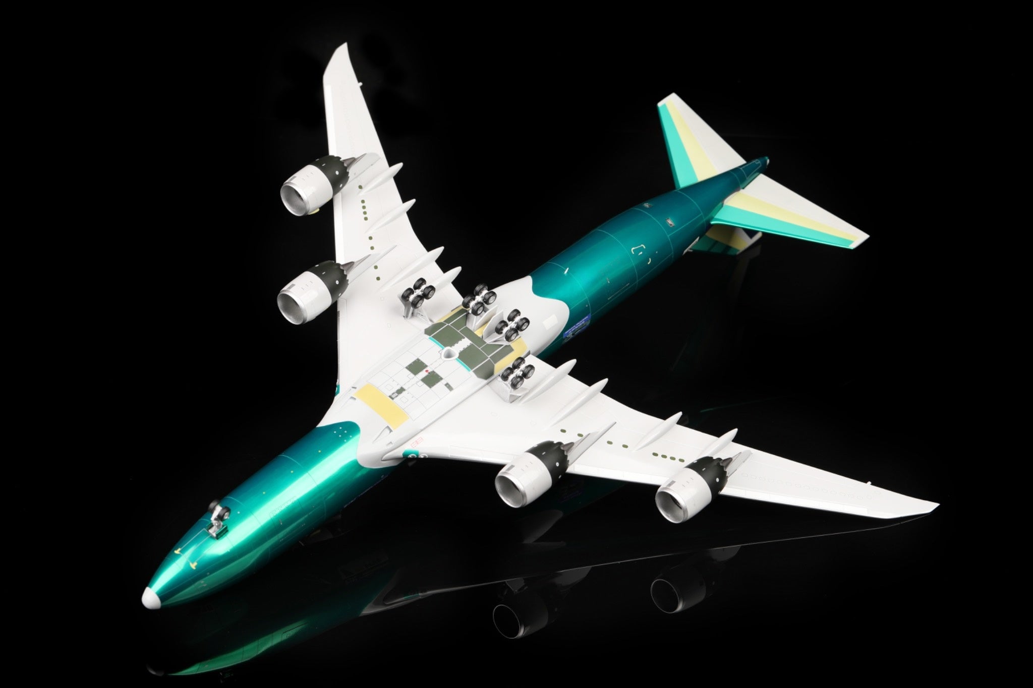 Atlas Air - B747-8F - N863GT - Assembly Colors - L2015