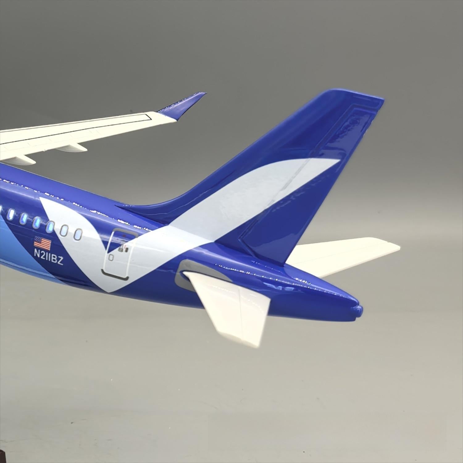 Breeze Airways Airbus A220-300 1:100 – 38.7 cm / 15.2 in – LED Lights