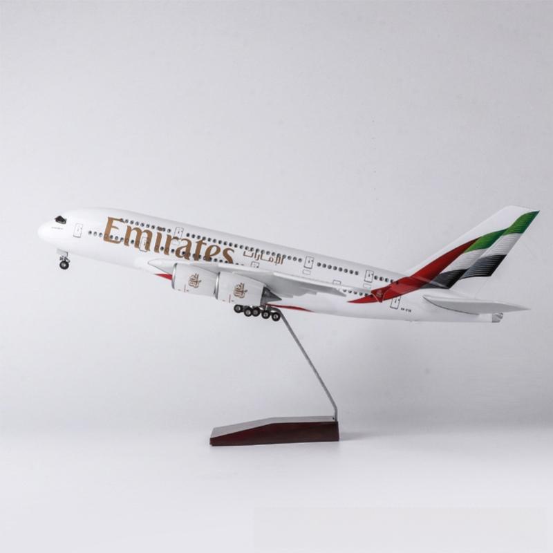 Airbus A380 New Emirates 1:160 – 47 cm / 18.5 in – LED Lights