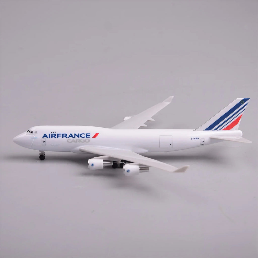 Side profile of the Air France Cargo 747-400 scale model with the tricolor tail