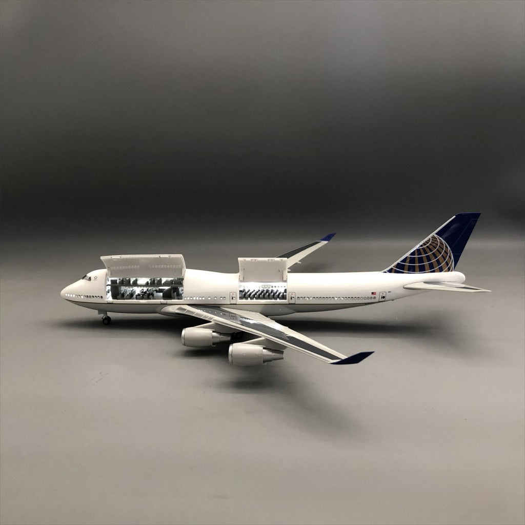United Airlines Boeing 747-400 1:150 – 47 cm / 18.5 in – Opening Cabin Interior & LED Lights